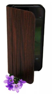 iphonekal i trä med gravyr